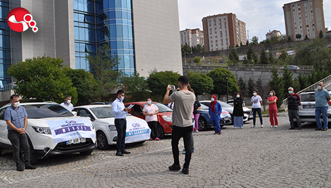 Sağlıkçılardan MASKELİ EYLEM...
