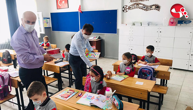 Belde Başkanı öğrencileri unutmadı