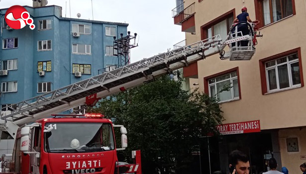 Küçük çocuk mahsur kaldı...