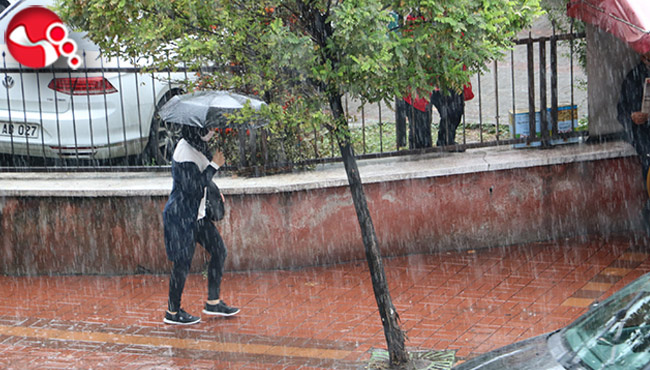 Sağanak yağış etkili oldu
