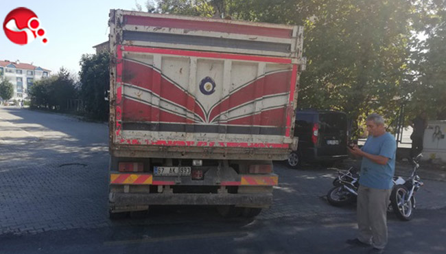 Kamyona çarptı! Ağır yaralandı