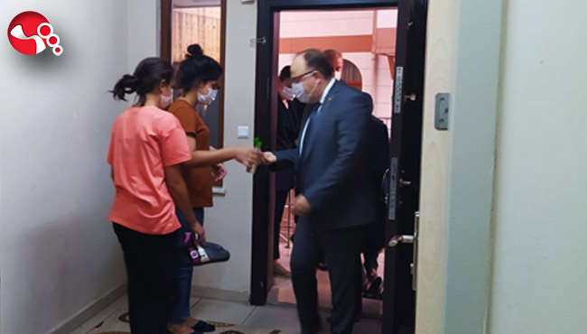 Vali Tutulmaz ve eşi çocuk evlerini ziyaret etti