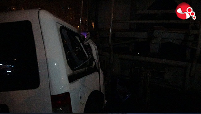 Tren araca çarptı...