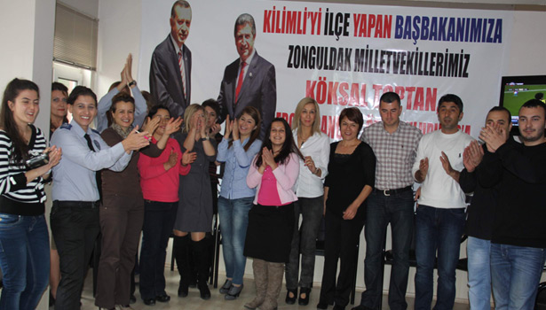 KİLİMLİ TEŞEKKÜR AFİŞİNİ ASTI