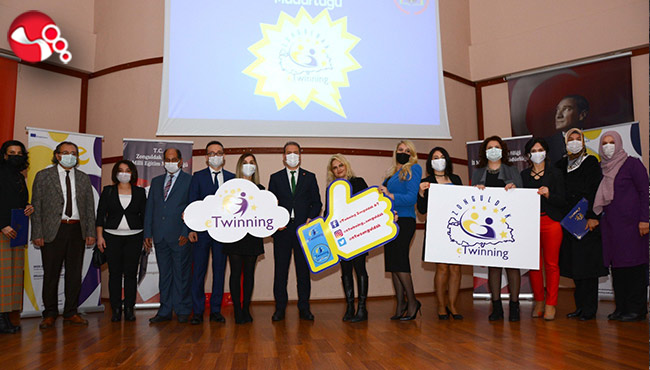 eTwinning ödüllerini Tosun'un elinden aldılar