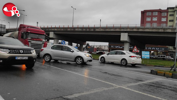 TIR ile Otomobil çarpıştı