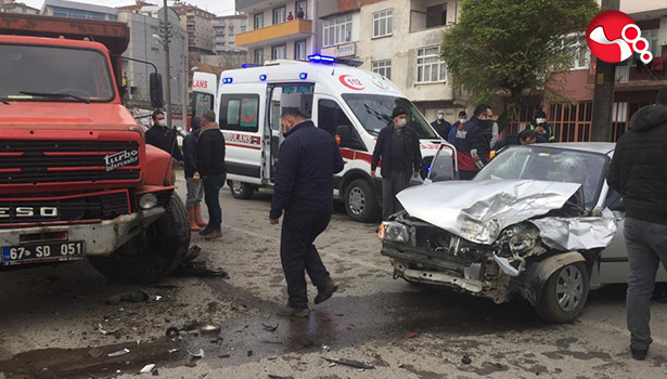 Kafa kafaya çarpıştılar...