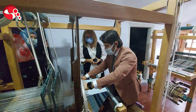 Başkan Ertuğrul, önce bilgi aldı, sonra tezgahın başına geçti!..