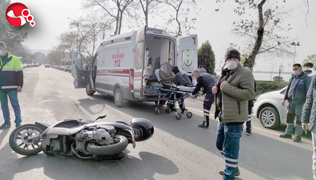 Motosiklet otomobille çarpıştı!