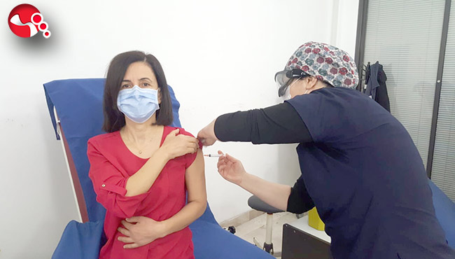 BEÜ’de ilk aşıyı Başhekim oldu…