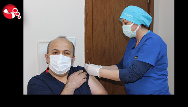 İl Sağlık Müdürü Covid-19 aşısı oldu