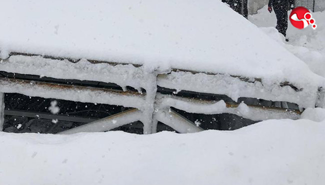 Birinin çatısı çöktü,diğerinin sundurması! 5 kişi de kayıp!!!