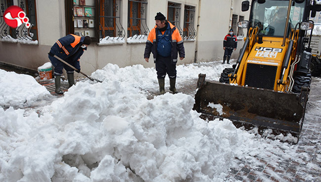 Kar Temizleme Çalışmaları sürüyor...