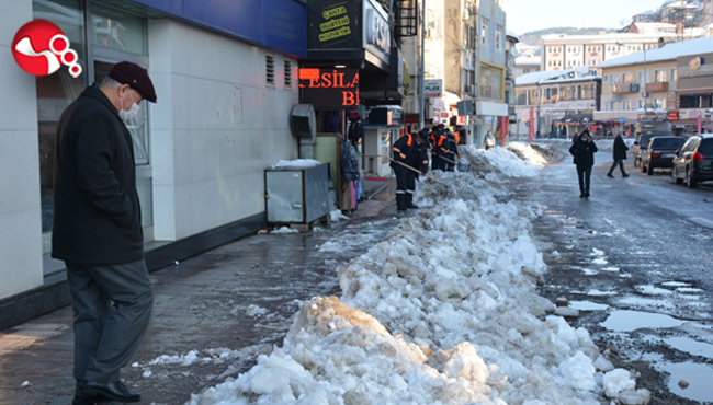 Kar Kütleleri kaldırılıyor...