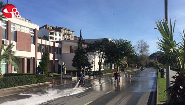 Cadde ve sokaklar yıkanarak dezenfekte ediliyor!..
