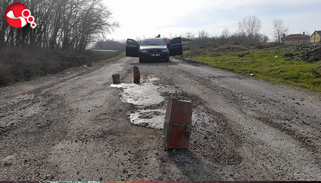 Yollar köstebek yuvasına döndü