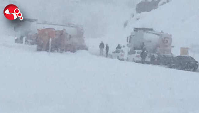 Tırlar yoldan çıktı