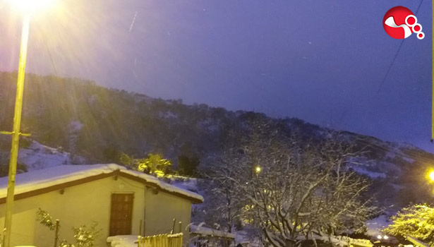 Dışarıda var, içeride yok!Mahalleli isyanda...