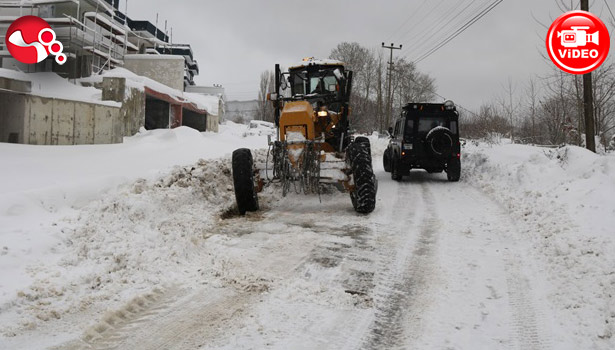 Kar küreme ve tuzlama çalışmaları...