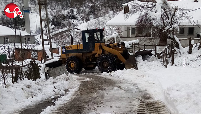 79 yaşındaki hasta için 70 santimetre kar temizlendi
