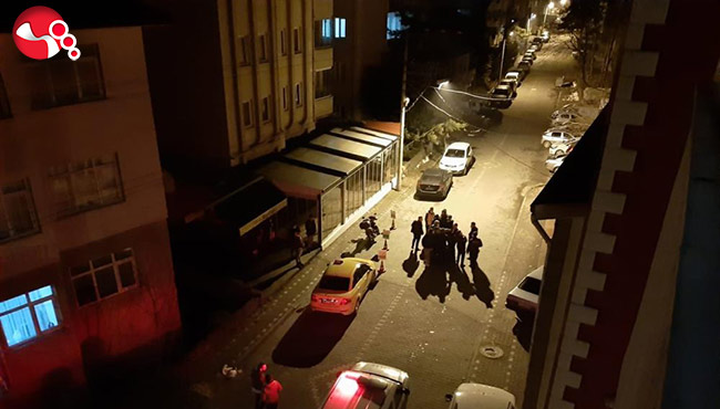 Sokak ortasında birbirlerine girdiler