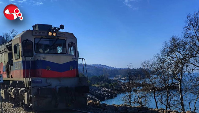 Çöken tren yolu tamir edildi