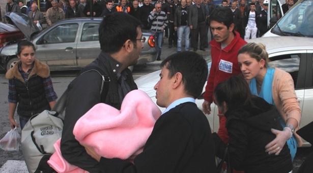 FRENİ PATLAYAN ARAÇ, 4 ARACA ÇARPARAK DURABİLDİ !