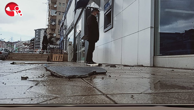 Binalar dökülüyor! Birilerinin canı yanacak!!!