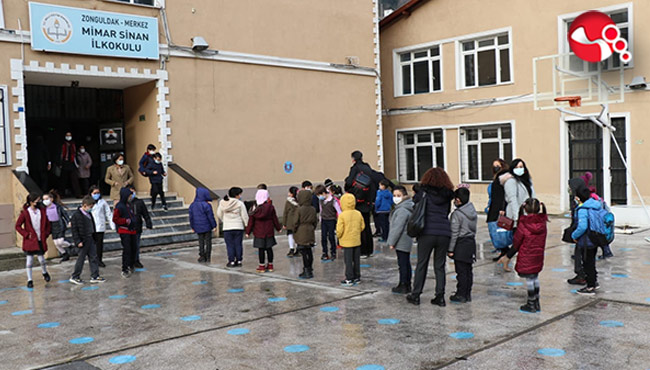 20 bin öğrenci yüz yüze eğitime başladı