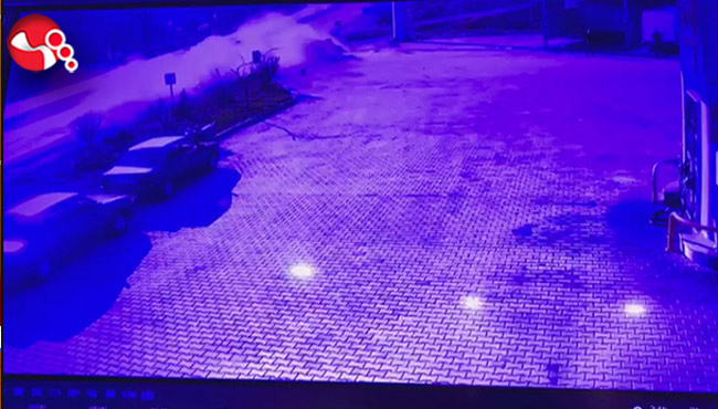 Taklalar atarak durabildi