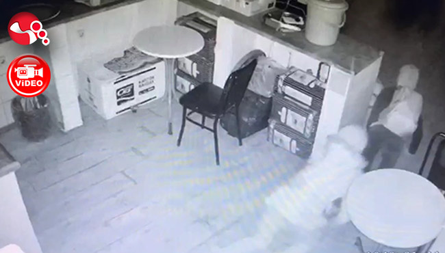 Büfe hırsızları kameralara yansıdı...