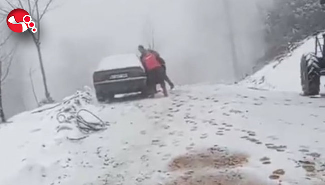 Kar yağışı başladı!Sürücüler zor anlar yaşadı...