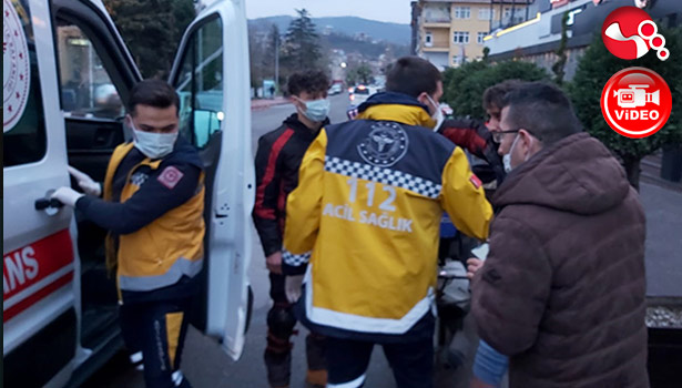 Otomobil ile motosiklet çarpıştı...