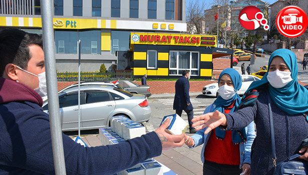 Ereğli Belediyesi, kandil simidi dağıttı...