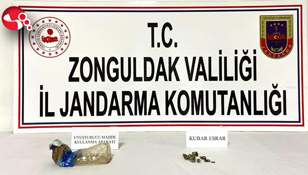 Kısıtlamayı ihlal ettiler, esrarla yakalandılar!..