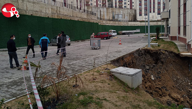 İki bina arasında heyelan...