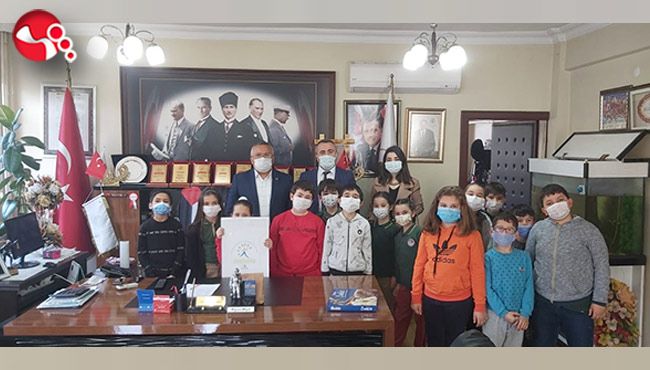 Minik öğrenciler, Başkan Başol'a projelerini sundu