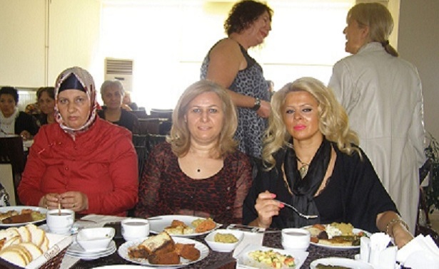 KADINLAR SEVGİYİ PAYLAŞMA ÇAYI'NDA BULUŞTU...