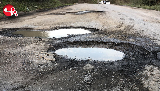 Yollar köstebek yuvasına döndü