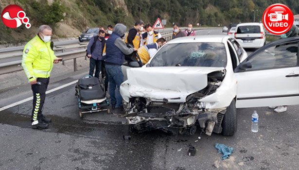 Bariyerlere çarpan araba parçalandı...