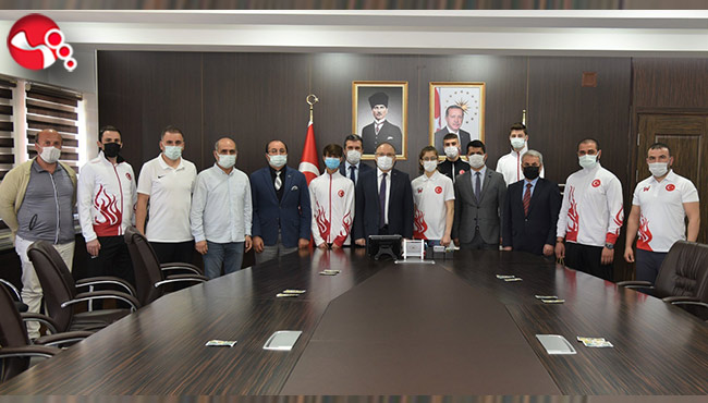 Dereceye giren sporculardan Vali’ye ziyaret