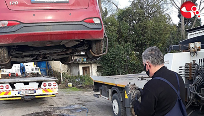 Kediyi bakın nasıl kurtardılar?