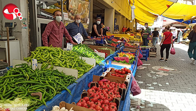 Pazar kurulmayınca vatandaşlar pazara akın etti