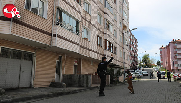 Bomba arama köpeği Şila görenleri hayran bıraktı