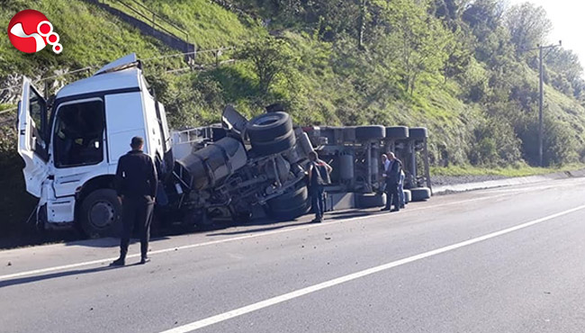 TIR su kanalına devrildi!!!