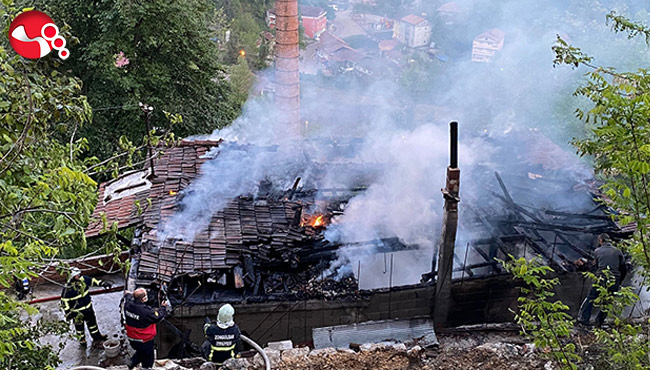 Evlerinin yandığını iftarda öğrendiler