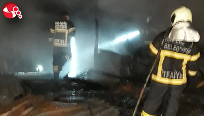 Barakada yangın ihbarı...