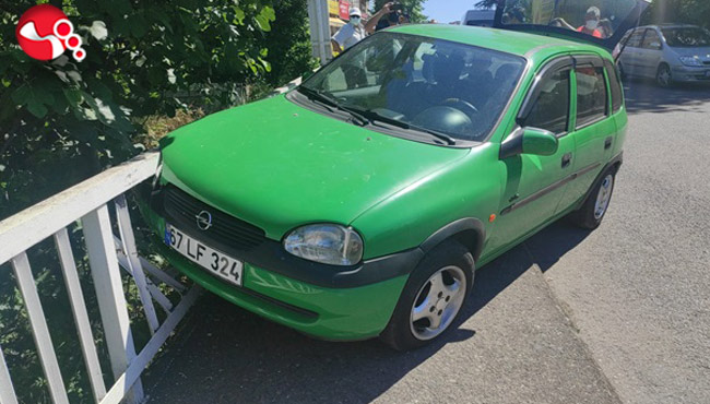 Kaldırıma çıktı, bariyere çarptı!..