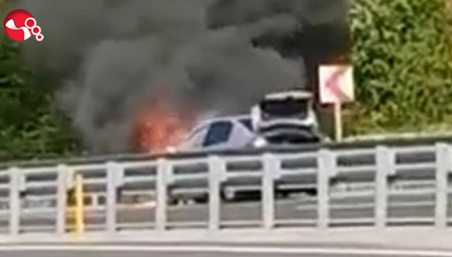 Seyir halindeki otomobil alevlere teslim oldu!..