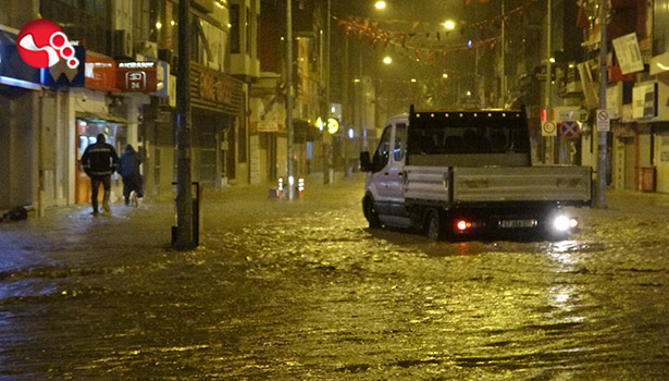 Şiddetli yağış hayatı olumsuz etkiledi